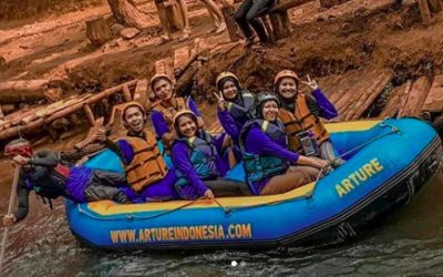 7 Tips Aman Main Arung Jeram Untuk Pemula