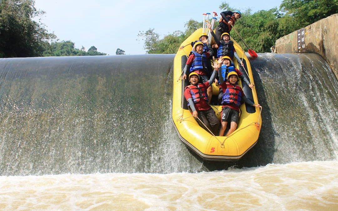 Rafting Sukabumi, Cara Asyik Tantang Adrenalin di Kota Santri